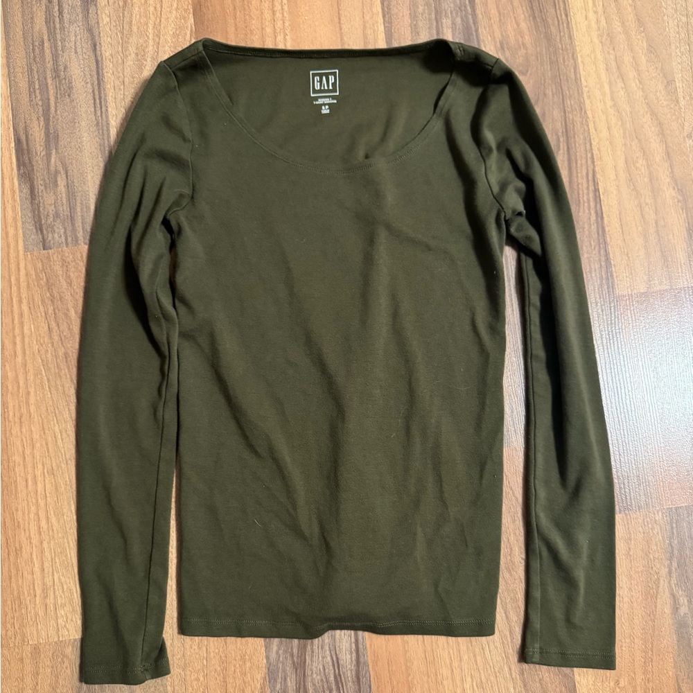 GAP Women's Forest Green Long Sleeve Tee